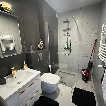 Apartment Black Amber *