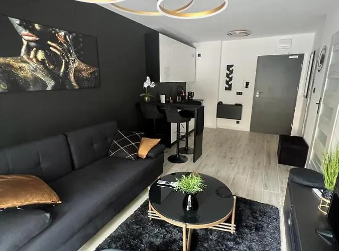Apartment Black Amber